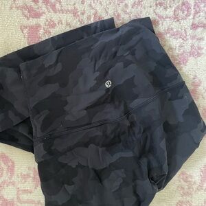 LULU LEGGINGS - SIZE 4